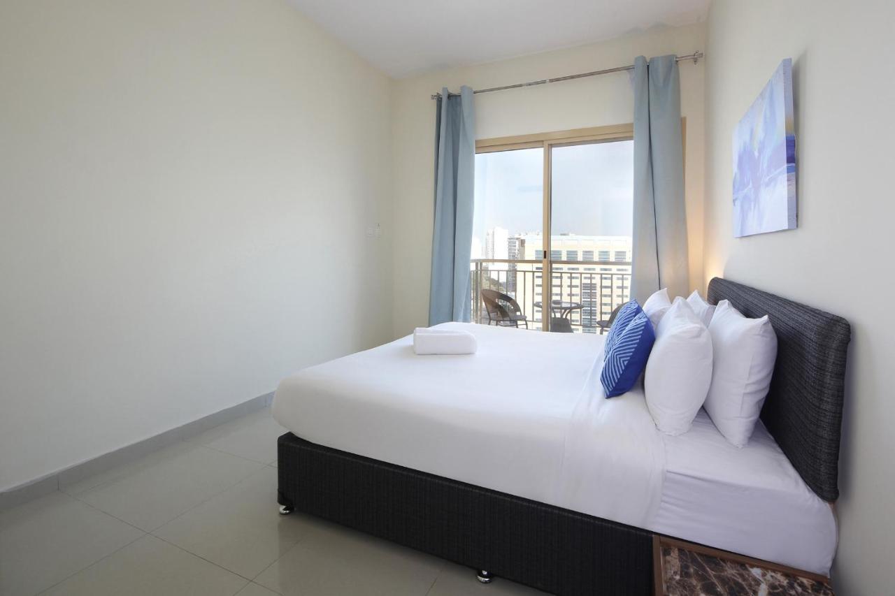 Rh- Bright 1br In Jvc, Near Circle Mall Dubai